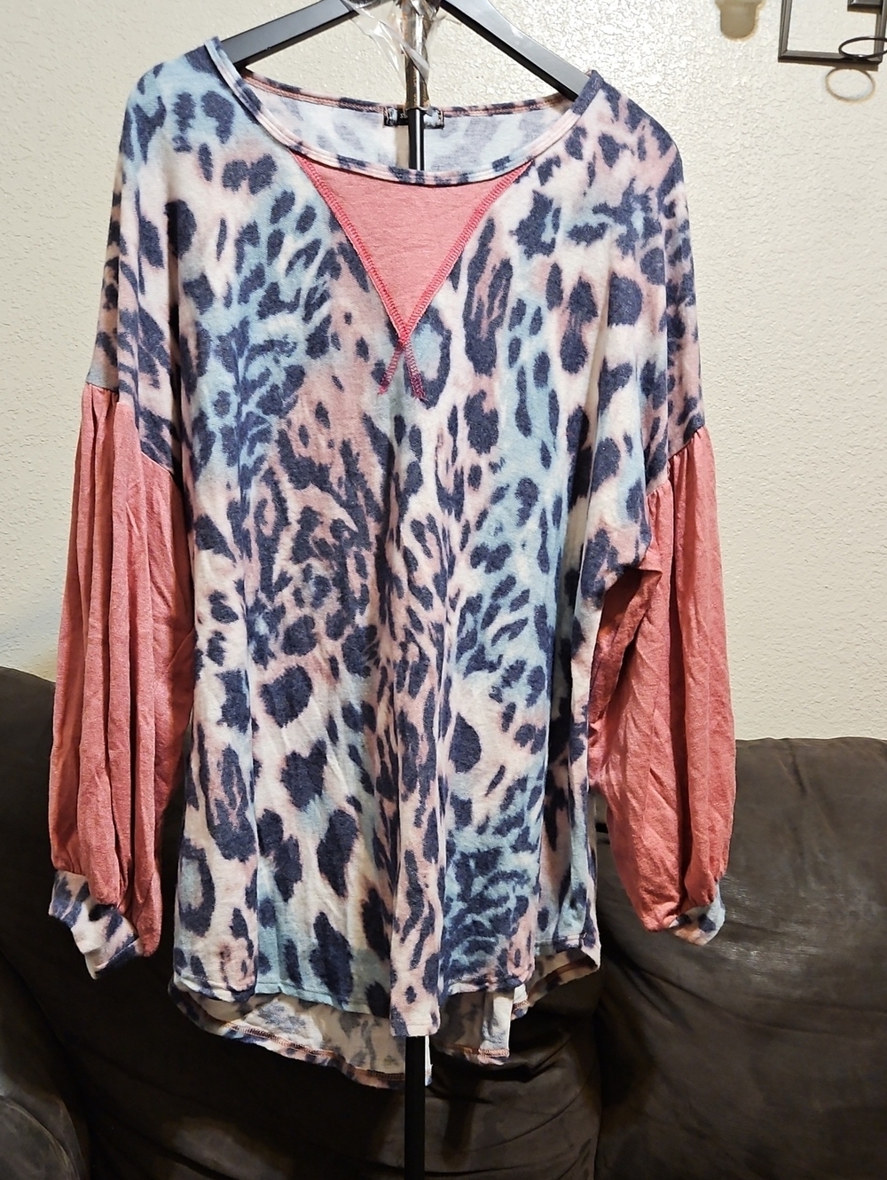 Leopard-Print Blouse with Rose Pink Balloon Sleeves